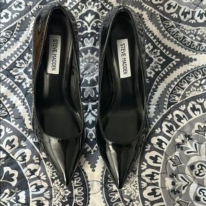 Steve Madden Black Patent Leather Pumps size 8
